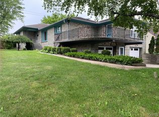 822 Meadowbrook Dr, Syracuse, NY 13224