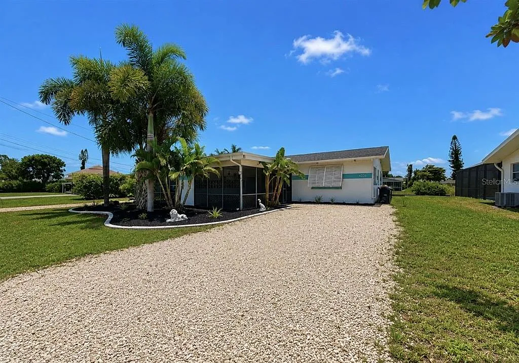 2 bed, 2.0 bath, 800 sqft, $1,700 — Photo 3