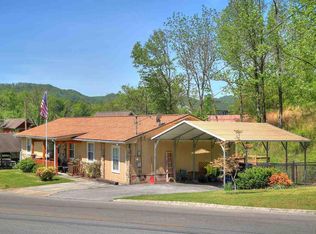 307 Day Springs Rd, Pigeon Forge, TN 37863