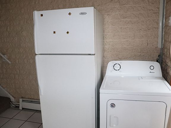 4th image of 125 Floral Ave #19