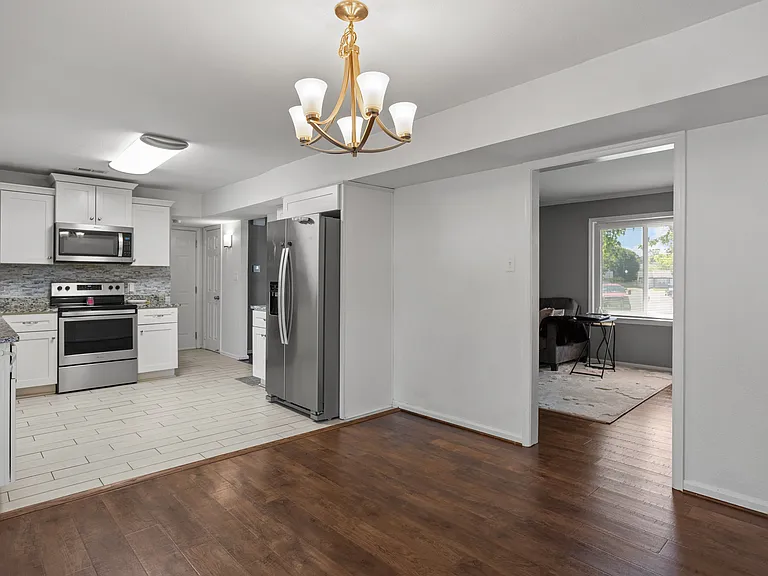 1810 Mehrens Ct — Photo 15