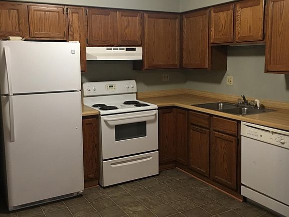 2nd image of 801 Coral Dr