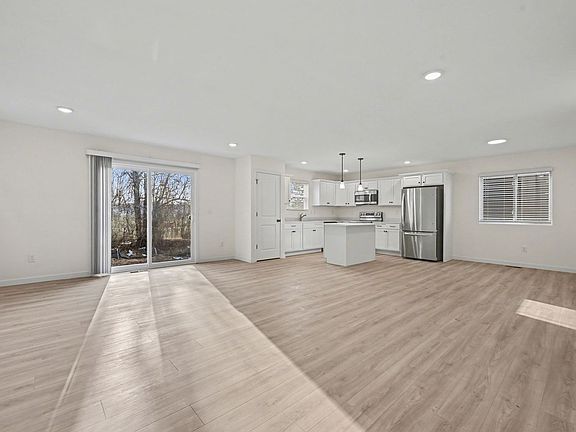 5th image of 350 N Sherman St