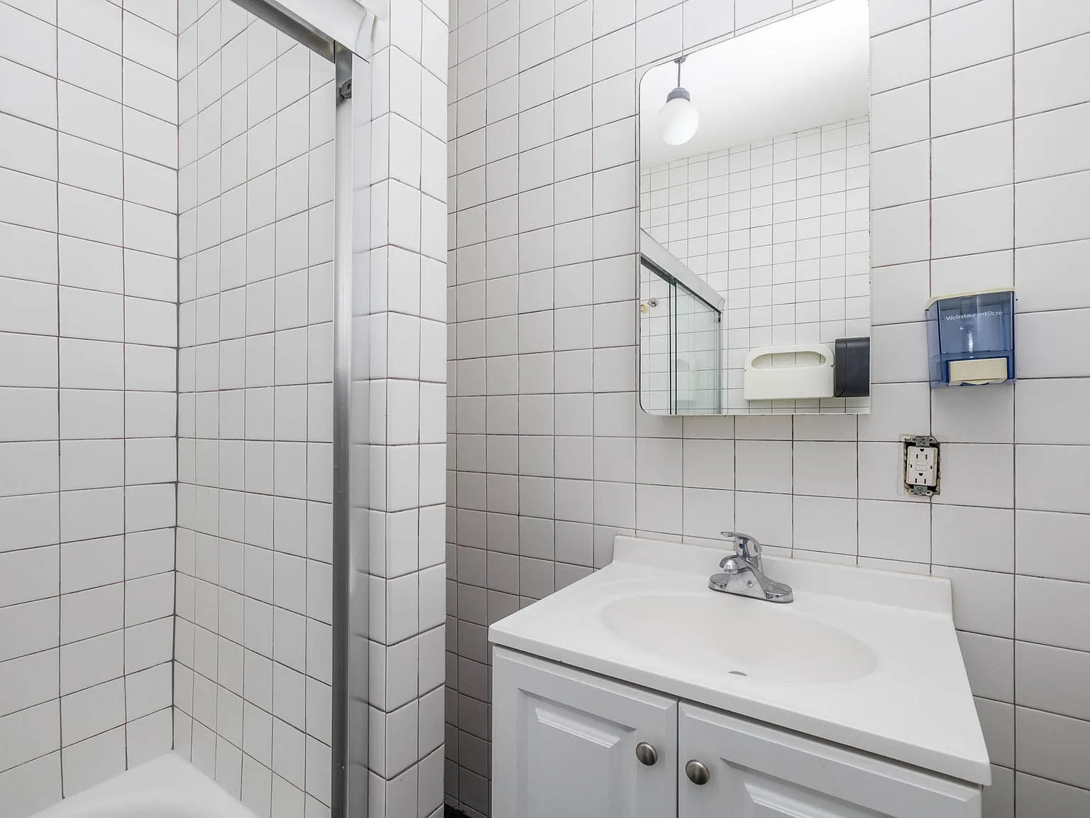Studio, 170 sqft, $1,095 — Photo 4