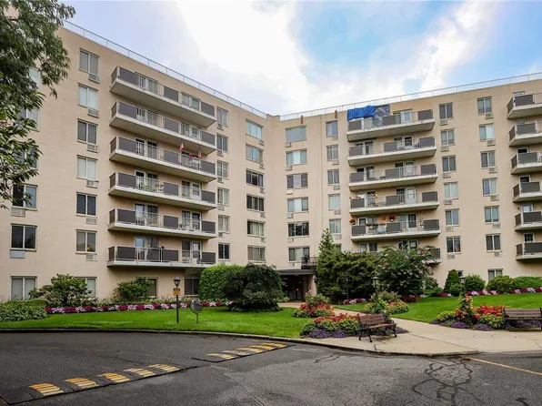 135 Post Avenue #6G, Westbury, NY 11590