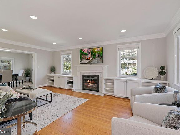 5th image of 5212 Saratoga Ave