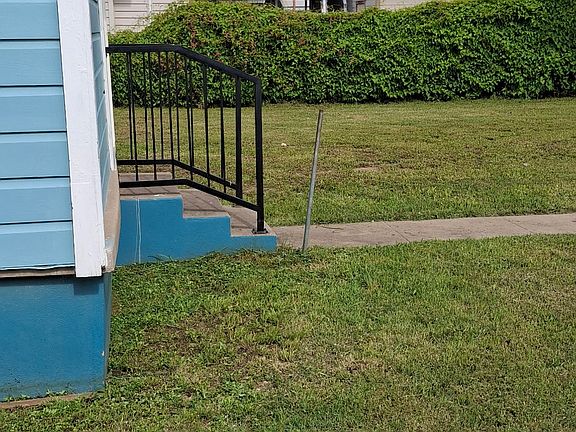 4th image of 127 Motel Dr