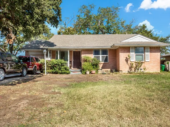 1827 Hood St, Carrollton, TX 75006