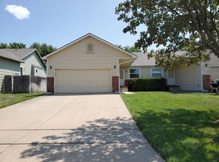 926 N Cedar Point Cir, Rose Hill, KS 67133