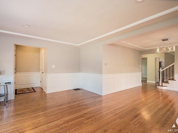 4th image of 10318 S Artesian Ave