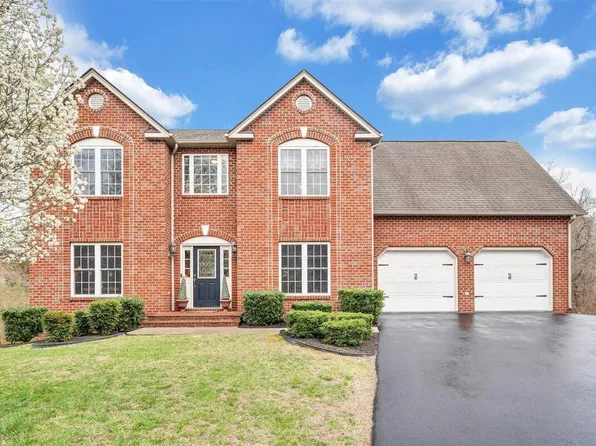 2921 Windrush Ln, Roanoke, VA 24012