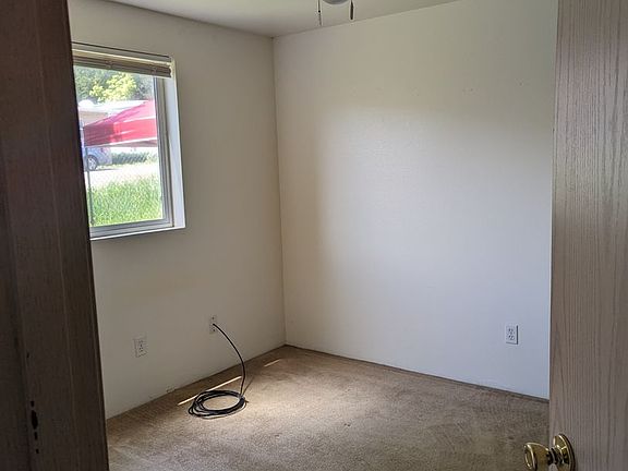 4th image of 668 NE Johnson St APT 7