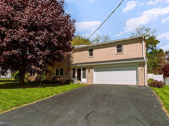 2nd image of 28 Belair Dr