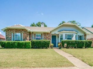 9418 Grant Dr, Rowlett, TX 75088