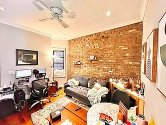 Rented by Century 21 Premier 