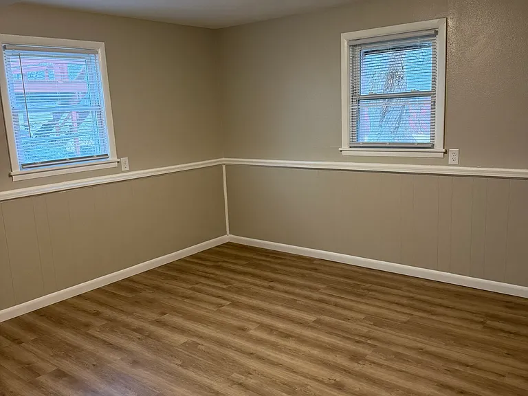 1680 N Oakcrest Ave — Photo 14