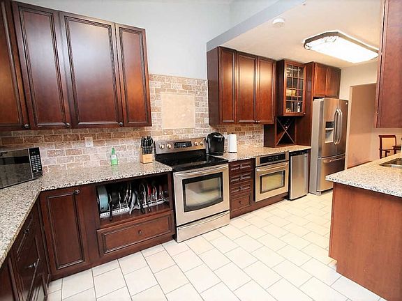 2nd image of 3300 Waverly Dr