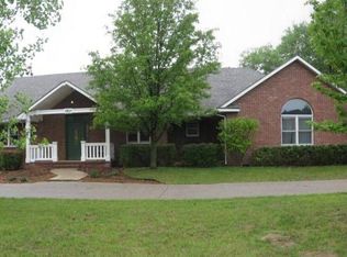 3807 Spyglass Dr, Hutchinson, KS 67502