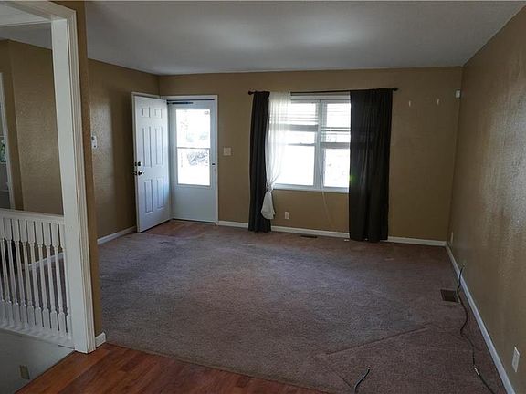 3rd image of 18913 E Arrowhead Dr