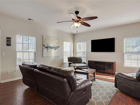 4th image of 42 Savannah Oak Dr