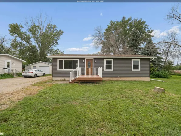 90 Seymour Ave, Garner, IA 50438