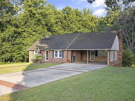 3rd image of 2510 Westover Dr