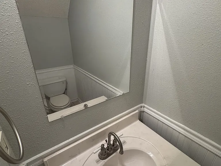 397 Oakland Rd — Photo 9