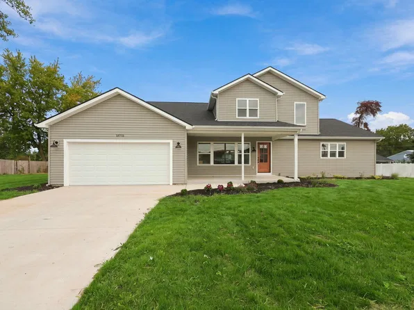 13715 North St, Grabill, IN 46741