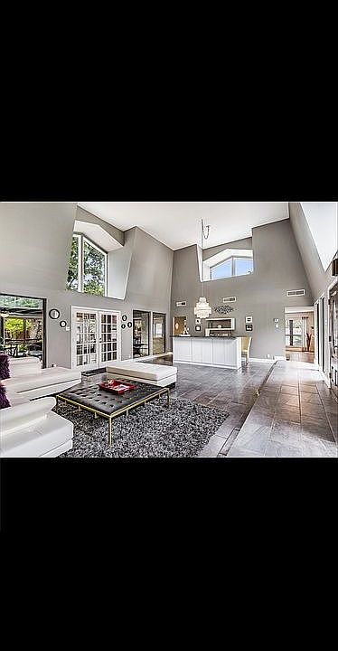 1st image of 601 Paseo Canada St