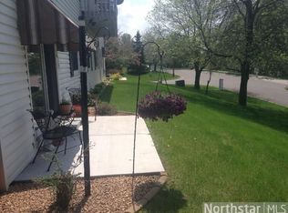 2413 Grenadier Ave N, Oakdale, MN 55128