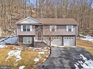 1194 Valley View Rd, Harpers Ferry, WV 25425