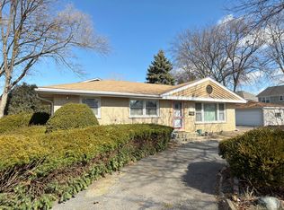 62 Mayer Ave, Wheeling, IL 60090