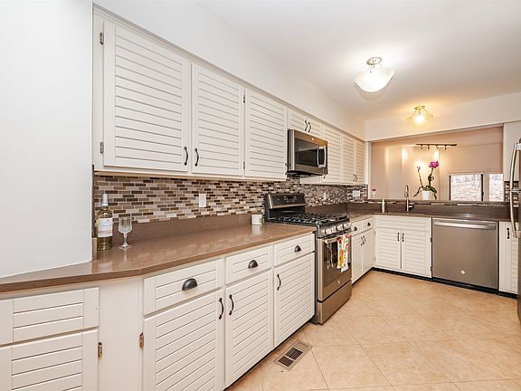 4th image of 61 Spinnaker Way