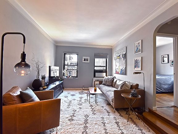 3rd image of 155 W 71st St APT 6F