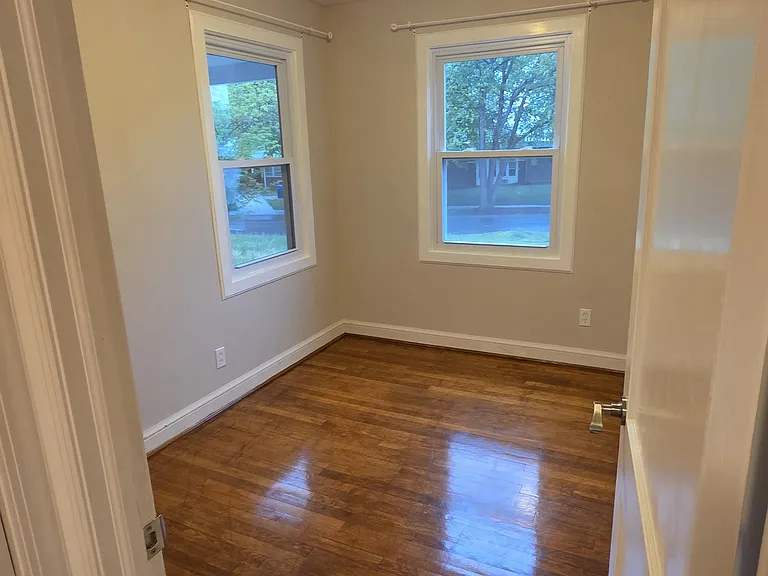 4915 Macon Rd — Photo 10