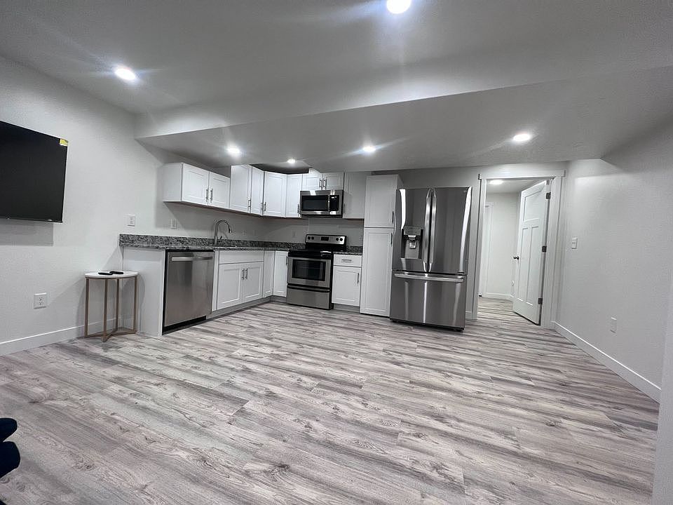 1st image of 514 W Diamant Ln