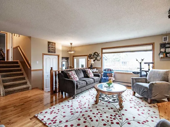 44 W Norwest Close, Red Deer, AB T4P 2A2