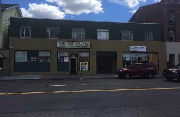 2nd image of 31 Pratt St