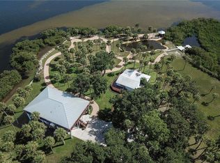 10492 Pine Island Dr, Weeki Wachee, FL 34607