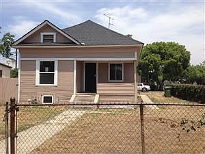 2nd image of 831 E 47th St