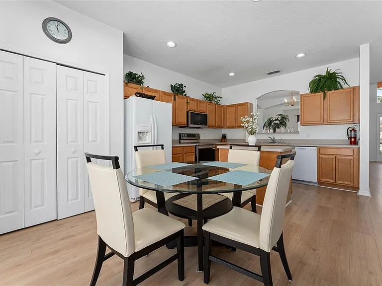 1031 Solana Cir — Photo 16
