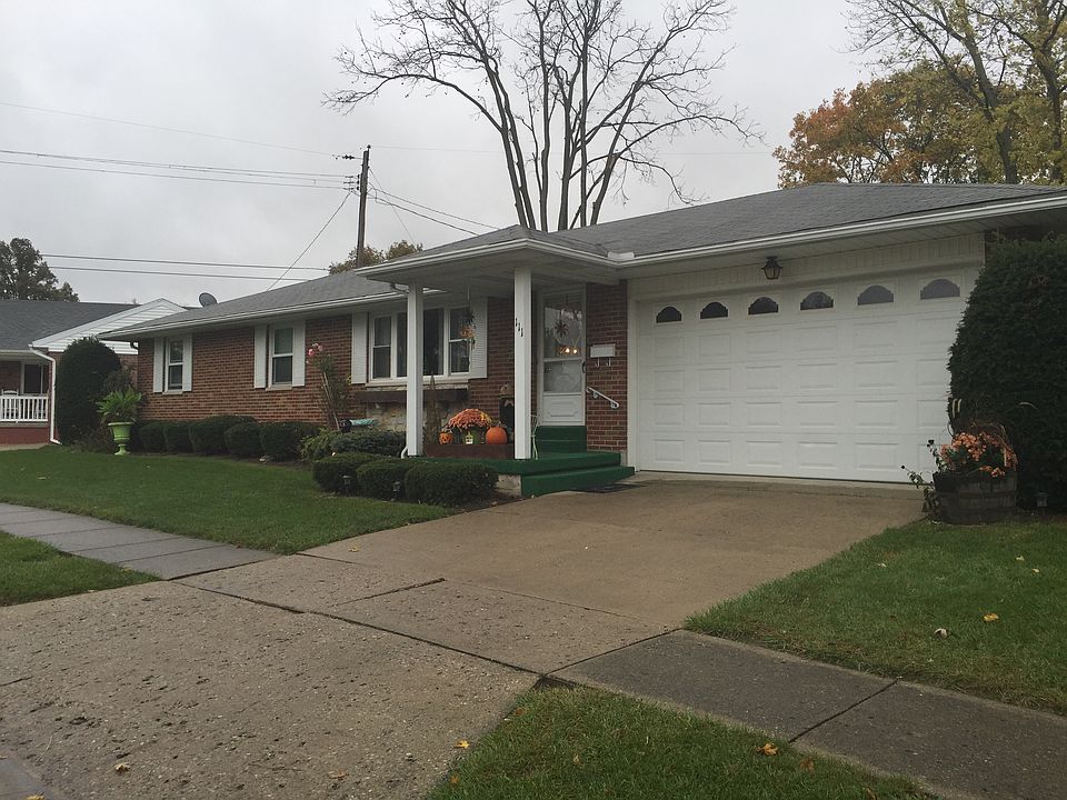 1st image of 111 Brookside Dr