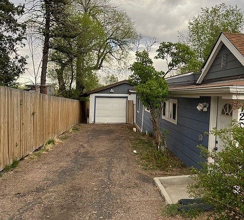 5th image of 1203 S 23rd St