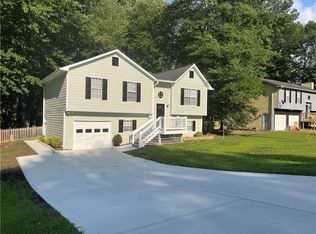 2975 Hollow Ln, Powder Springs, GA 30127