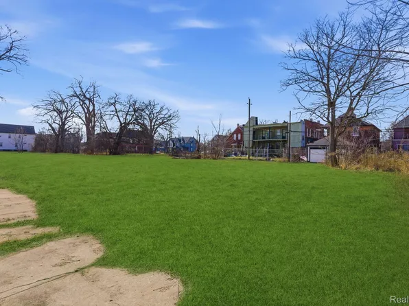 2161 Townsend St, Detroit, MI 48214