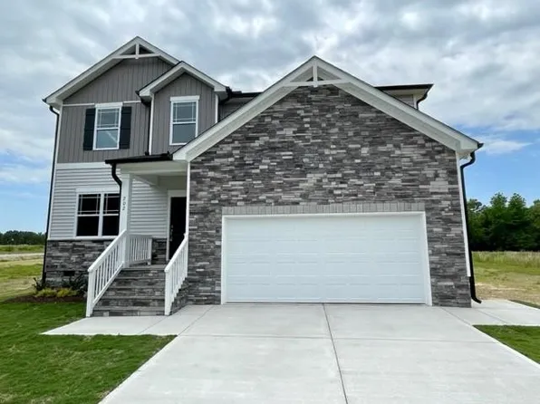 202 Queenstown Dr, Kenly, NC 27542
