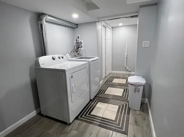 50 College Street image 26 of 31