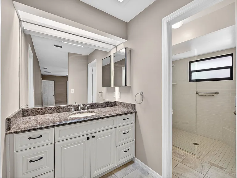 1886 Demetree Dr — Photo 13