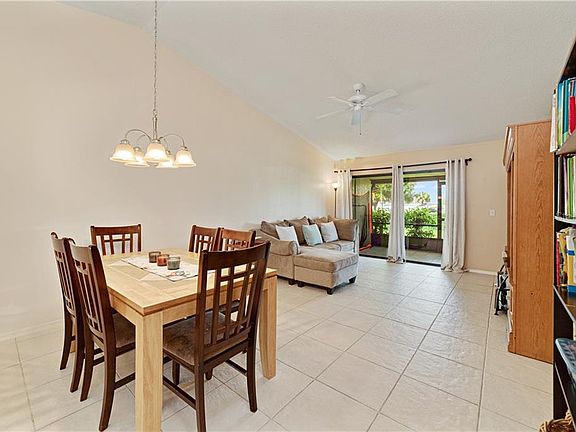 4th image of 26 Pine Island Cir