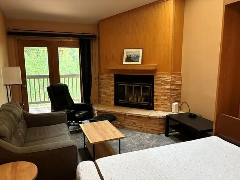 400 W Main St #306 — Photo 5